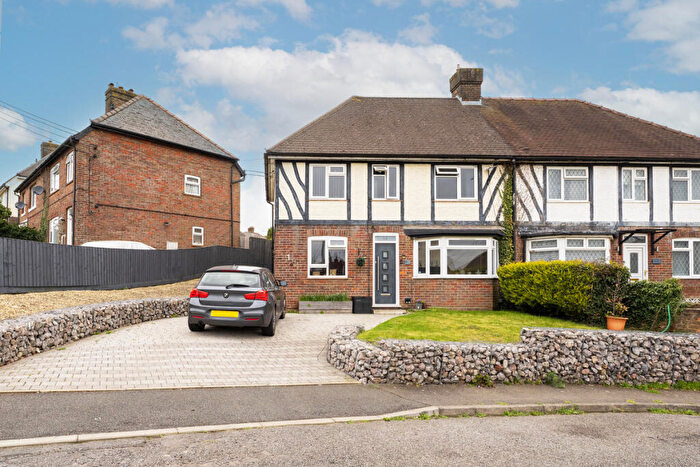 3 Bedroom Semi Detached House For Sale In Lansdowne Road, Chesham, HP5