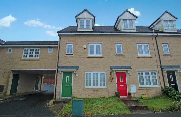 3 Bedroom Semi-Detached House To Rent In Astbury Chase, Darwen, BB3