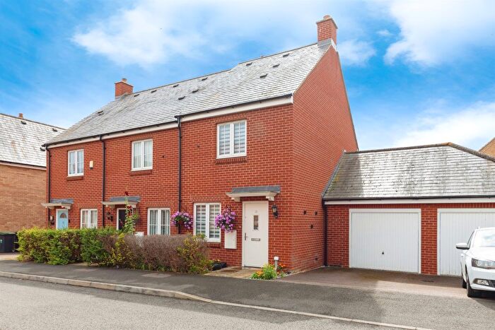 2 Bedroom End Of Terrace House For Sale In Marigold Way, Stotfold, Hitchin, SG5