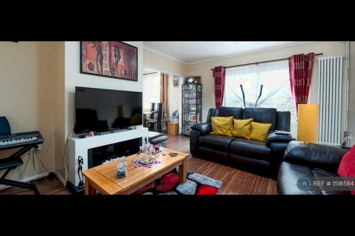 3 Bedroom Semi-Detached House To Rent In Redcar Road, Harold Hill (Romford), RM3