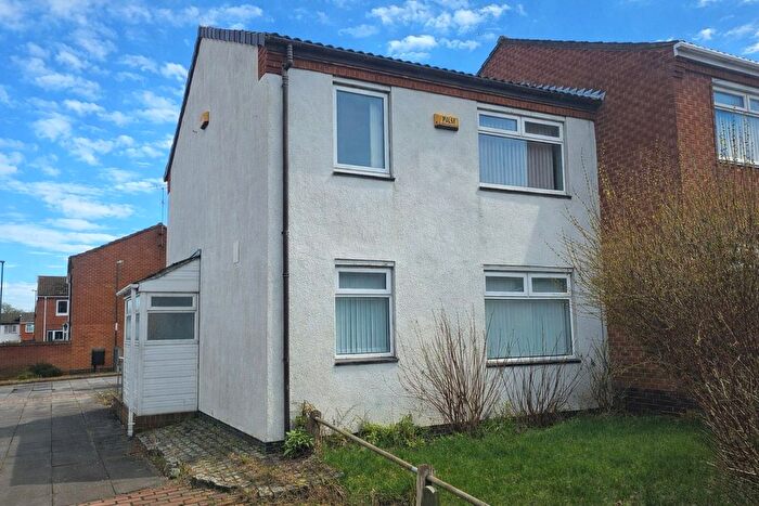 3 Bedroom Semi Detached House For Sale In Garrett Grove, Nethergate, Nottingham, NG11