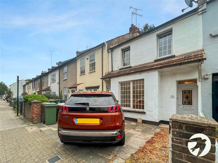 3 Bedroom Detached House To Rent In West Street, Erith, DA8