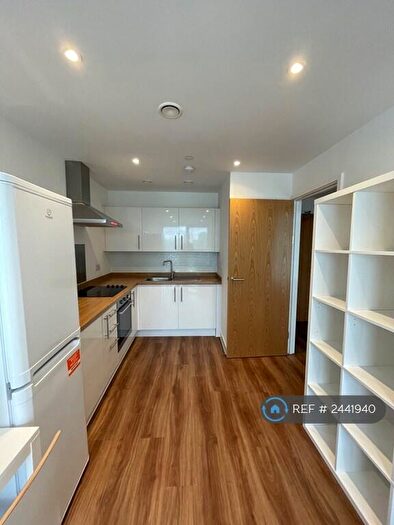 1 Bedroom Flat To Rent In Trafford Road, Salford, M5