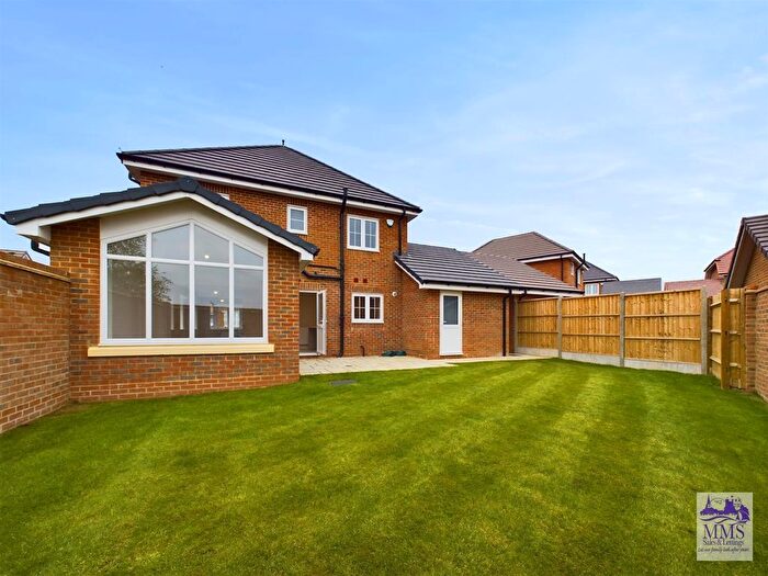 4 Bedroom Detached House For Sale In Walnut Tree Grove, Hoo, Rochester, ME3