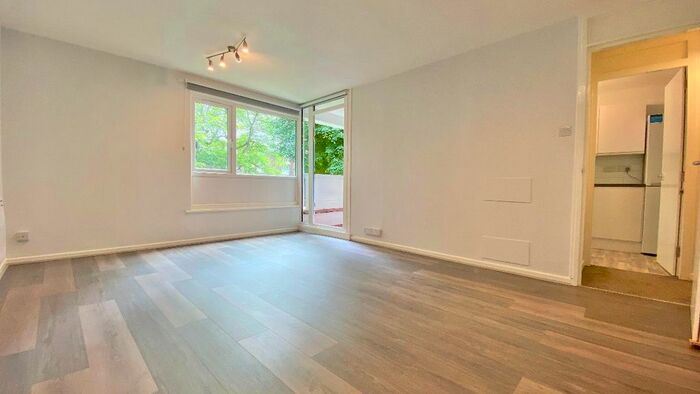 3 Bedroom Flat To Rent In Hector, Five Acre, London, NW9