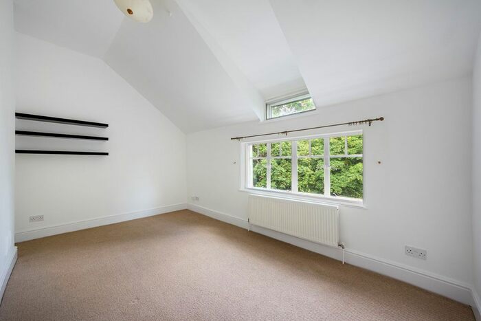 2 Bedroom Flat To Rent In Westgate Road, Beckenham, BR3