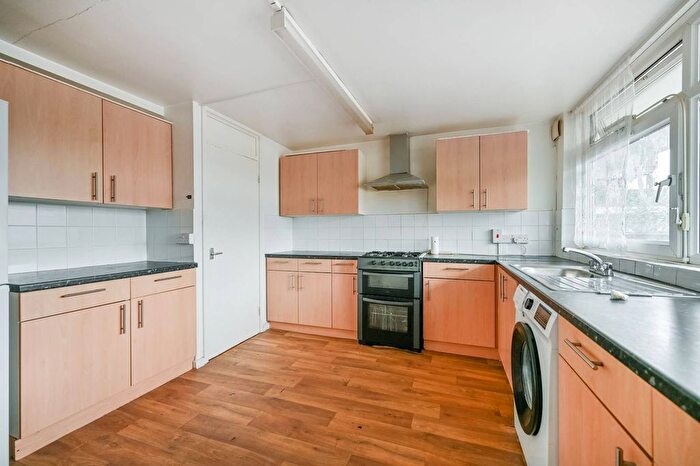 4 Bedroom Flat To Rent In York Road, Kingston, Kingston Upon Thames, KT2