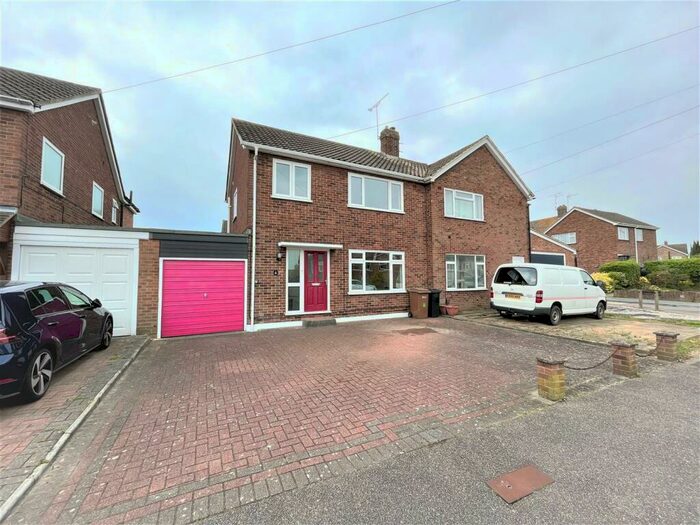 3 Bedroom House To Rent In Juniper Drive, Chelmsford, CM2
