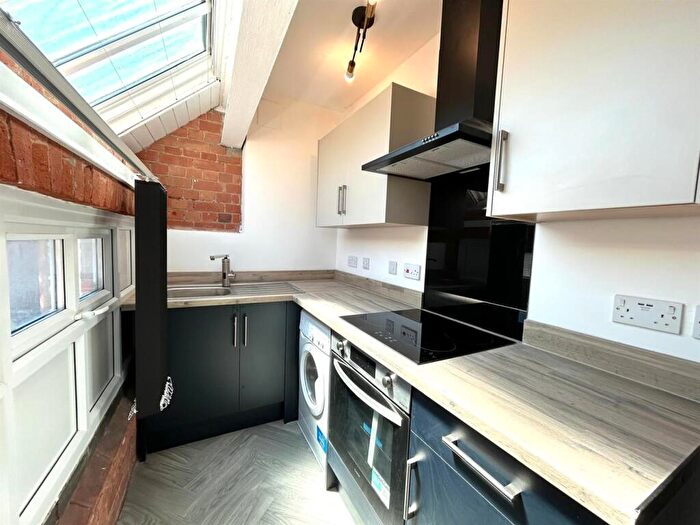 2 Bedroom Apartment To Rent In Professional Apartment - York Street, Leicester, LE1
