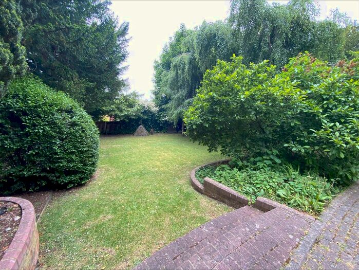 1 Bedroom Flat To Rent In Henley Road, Reading, RG4