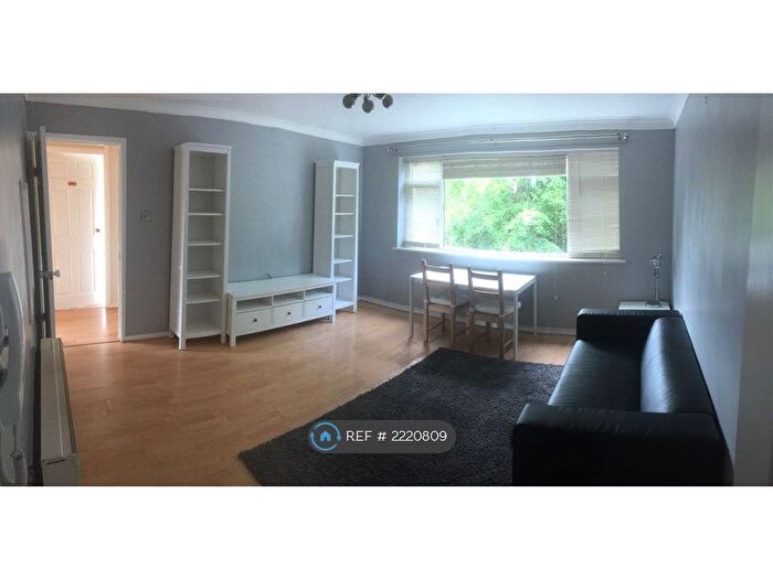 2 Bedroom Flat To Rent In Harris Court, Hockley, Birmingham, B18