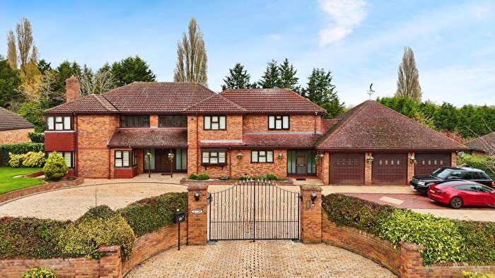 6 Bedroom Detached House For Sale In Fairways, Saviles Close, St. Neots, PE19