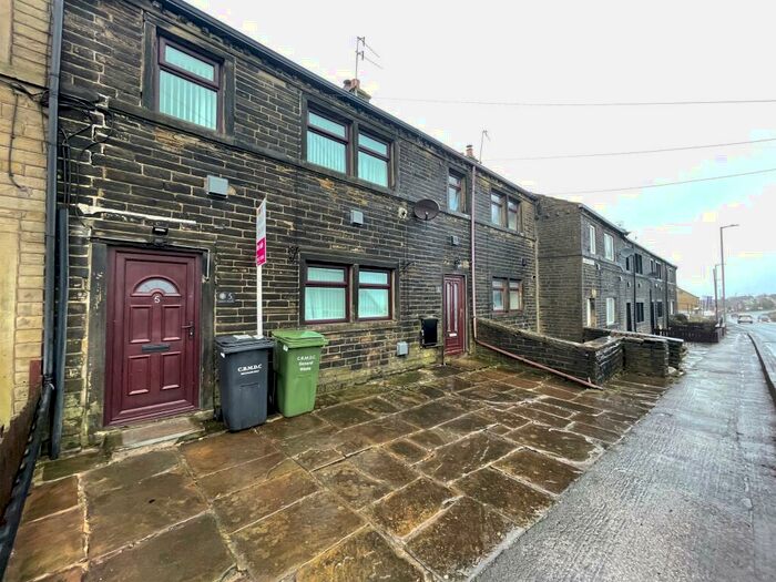 3 Bedroom Terraced House For Sale In County Bridge, Denholme, Bradford, BD13