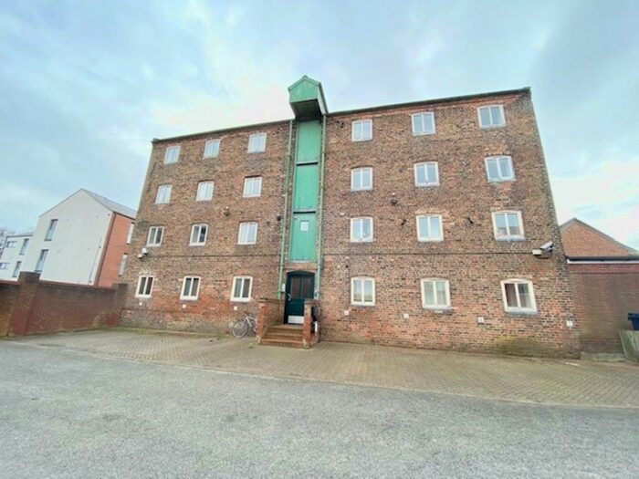 3 Bedroom Flat To Rent In Eastgate, Louth, LN11