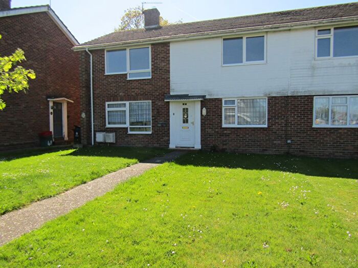 2 Bedroom Maisonette To Rent In Woodside, Walton-On-The-Naze, Essex, CO14