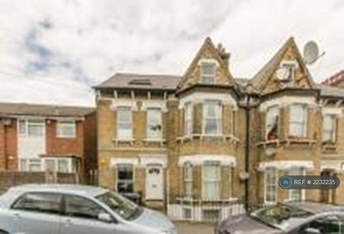 2 Bedroom Flat To Rent In Waldegrave Road, London, SE19