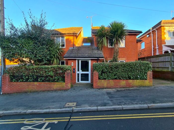 1 Bedroom Flat To Rent In Dale Road, Shirley Warren, SO16