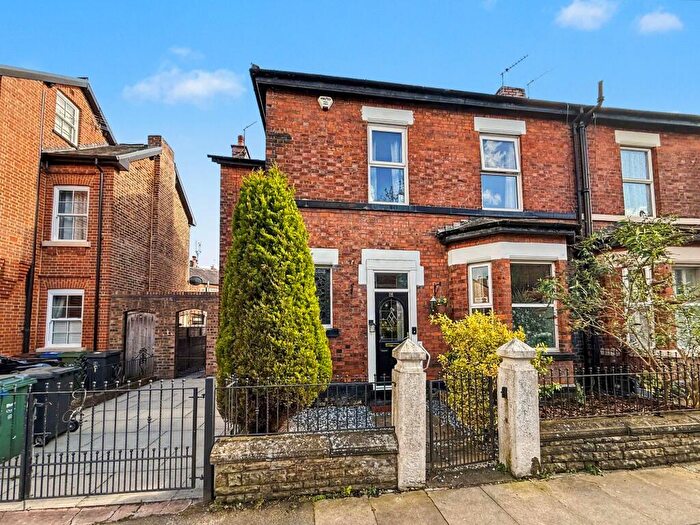 4 Bedroom Semi Detached House For Sale In Gardner Road, Prestwich, M25