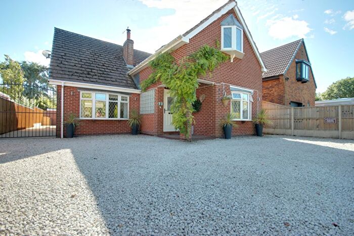 4 Bedroom Detached House For Sale In B Ferry Lane, Woodmansey, Beverley, HU17