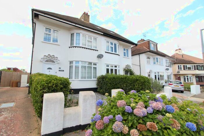 3 Bedroom Semi-Detached House To Rent In Woodcroft Close, Thundersley, Essex, SS7