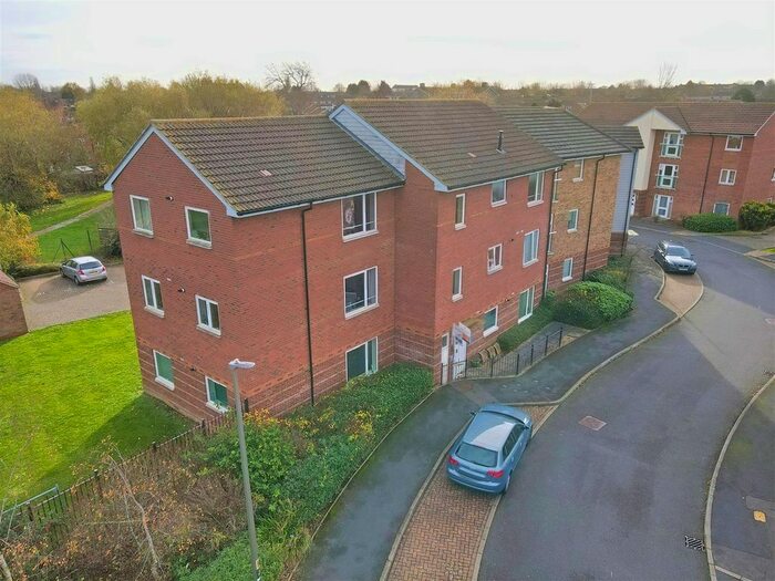2 Bedroom Flat To Rent In Yorkshire Close, Bletchley, Milton Keynes, MK3
