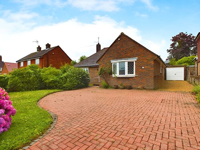 2 Bedroom Detached Bungalow To Rent In Depot Road, Horsham, RH13
