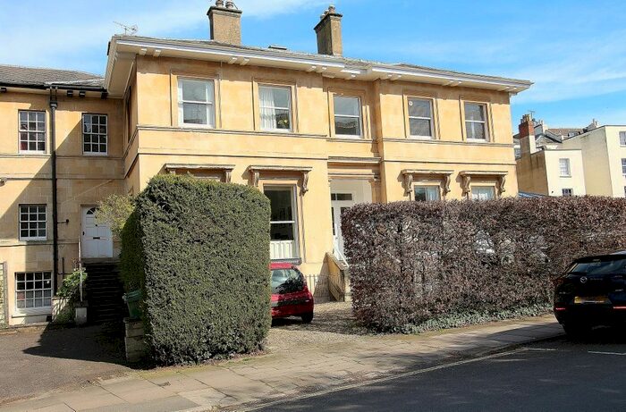 1 Bedroom Flat To Rent In Pembury House, Lansdown Crescent, Cheltenham, GL50