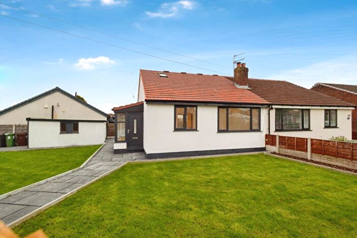 4 Bedroom Semi Detached House For Sale In Windmill Lane, Denton, Manchester, Greater Manchester, M34