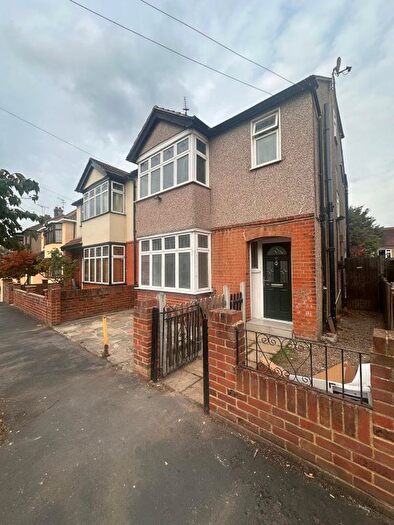 4 Bedroom Semi-Detached House To Rent In Norfolk Road, Romford, RM7