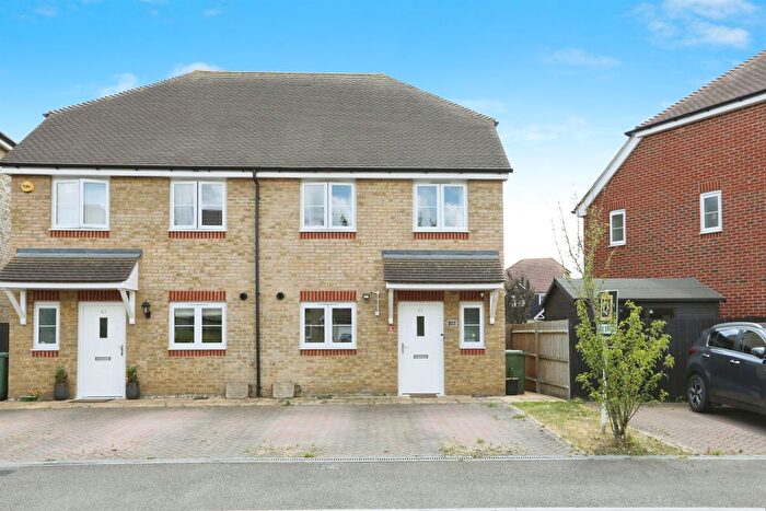 3 Bedroom Semi-Detached House For Sale In Eveas Drive, Sittingbourne, ME10