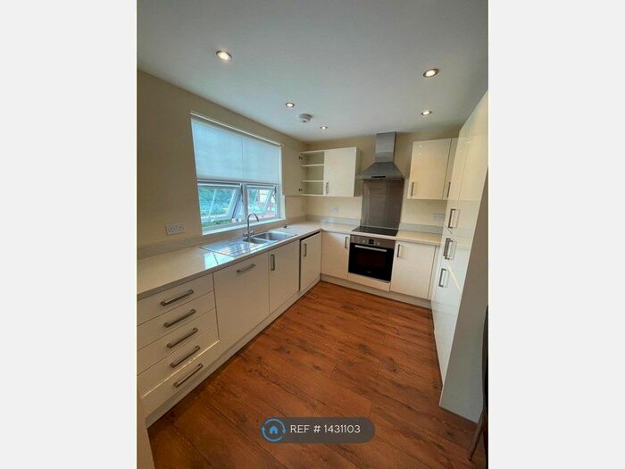 Studio To Rent In The Mall, London, W5