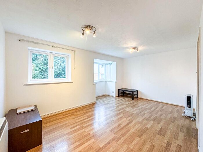 2 Bedroom Flat To Rent In Moray Close, Arran Court, HA8