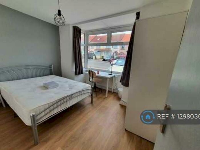 5 Bedroom Semi-Detached House To Rent In Northville Road, Bristol, BS7