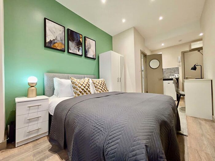 1 Bedroom Studio To Rent In Battersea High Street, London, SW11