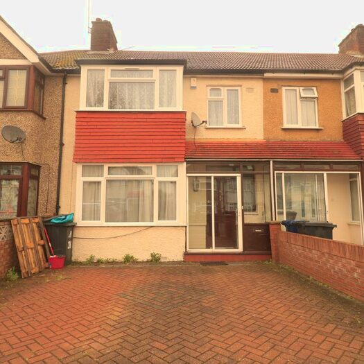 3 Bedroom Terraced House To Rent In Garrick Road, Greenford, UB6