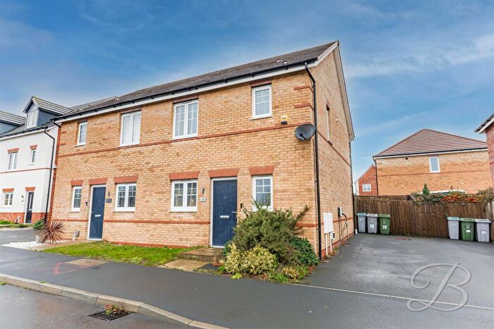 3 Bedroom Semi Detached House For Sale In Hilcote Drive, Clipstone Village, Mansfield, NG21