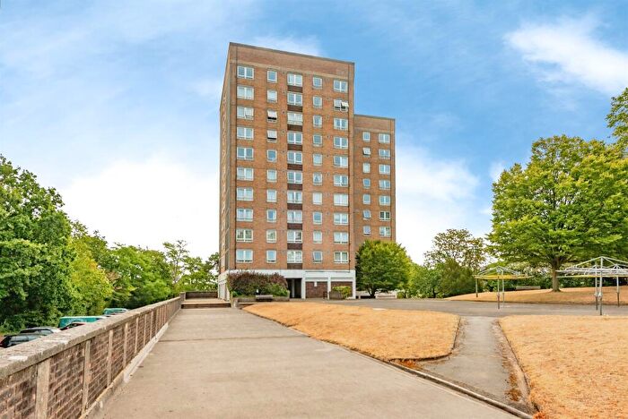 2 Bedroom Apartment For Sale In The Dome, Redhill, RH1
