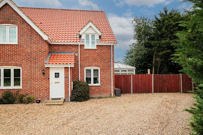 2 Bedroom Semi-Detached House For Sale In Chapel Road, Foxley, Norfolk, NR20