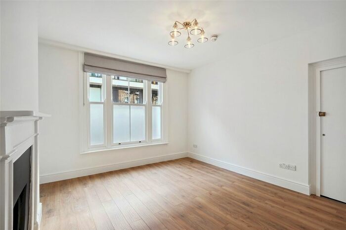 1 Bedroom Flat To Rent In Chiltern Street, Marylebone, London, W1U