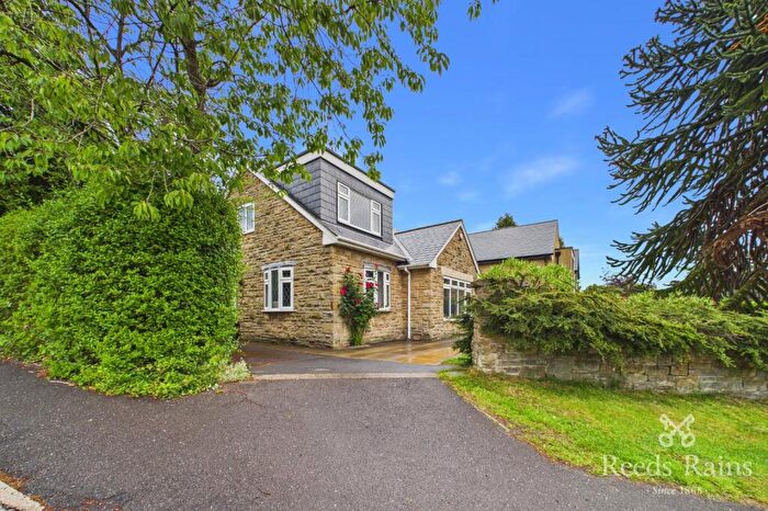 5 Bedroom Bungalow For Sale In School Green Lane, Sheffield, S10