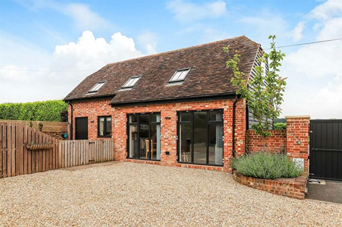 2 Bedroom Barn Conversion For Sale In Knowlton, BH21
