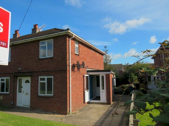 2 Bedroom Flat To Rent In Addison Close, Gillingham, SP8