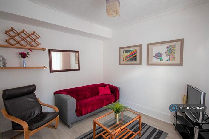 5 Bedroom Terraced House To Rent In Harold Road, Southsea, PO4