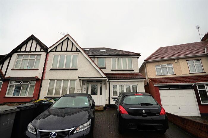 2 Bedroom Flat To Rent In Wembley Hill Road, Wembley, Middlesex, HA9