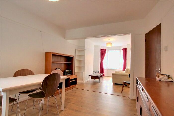 3 Bedroom Terraced House To Rent In Surrey Road, Reading, Berkshire, RG2