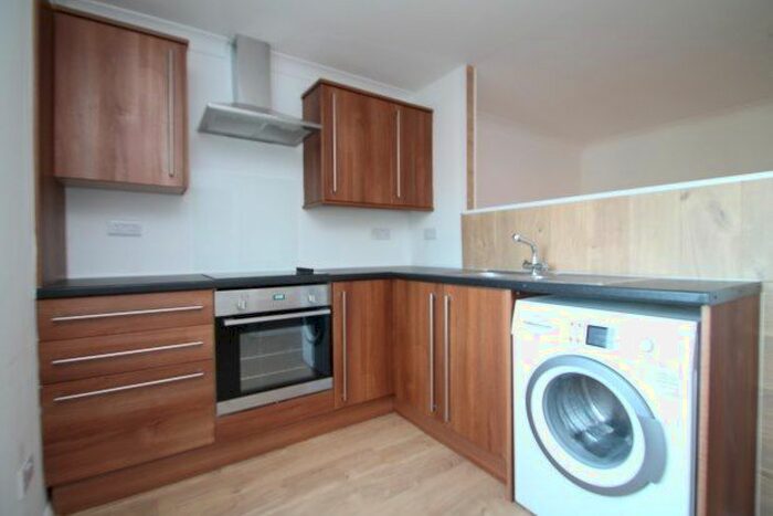 1 Bedroom Flat To Rent In Fairbairn Close, Purley, CR8
