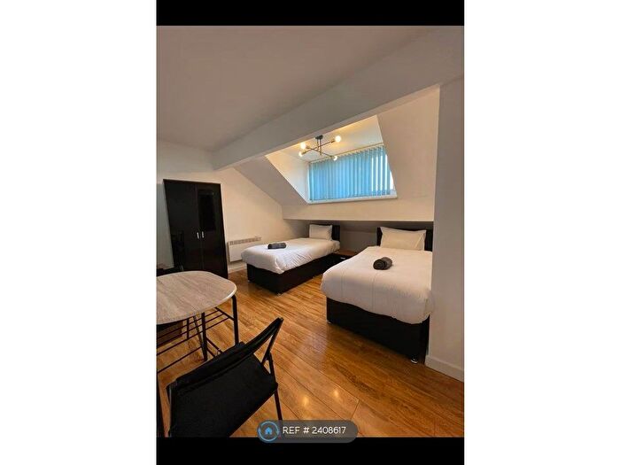 1 Bedroom Flat To Rent In Cross Green Crescent, Leeds, LS9