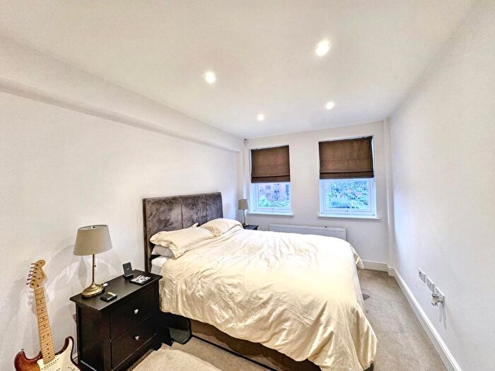1 Bedroom Flat For Sale In Crest View Drive, Petts Wood, Orpington, BR5