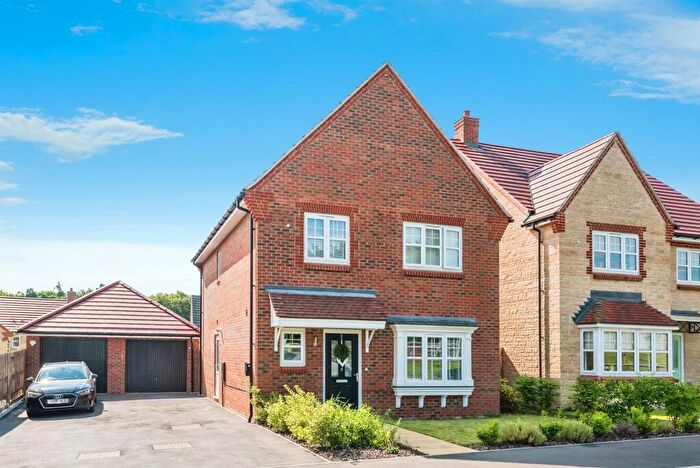 4 Bedroom Detached House For Sale In Millers Close, North Leigh, Witney, OX29