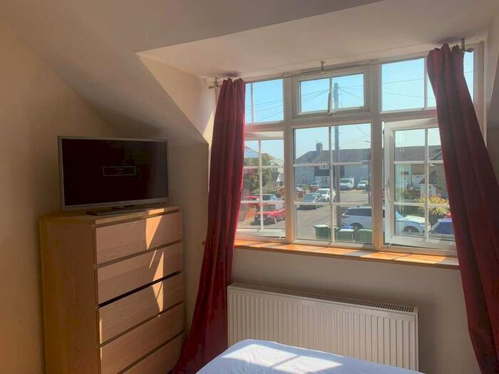 4 Bedroom Terraced House To Rent In East Holme, Erith DA8